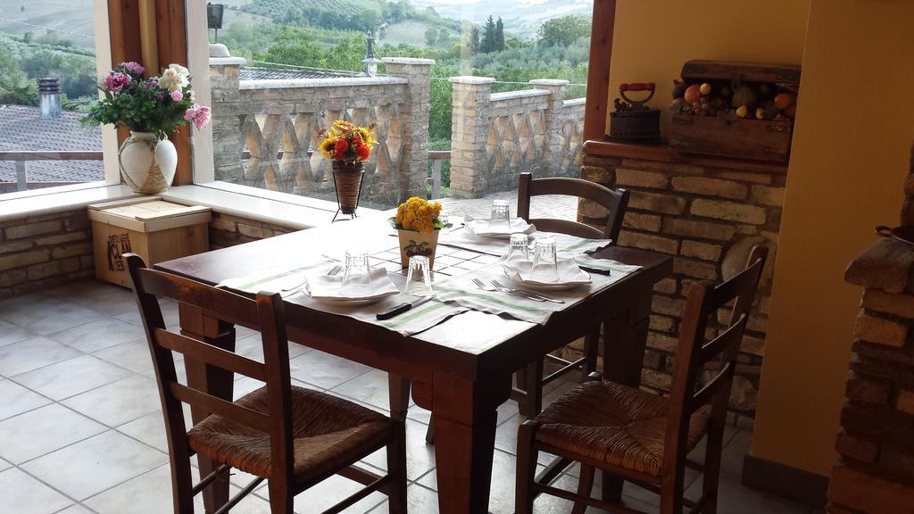 Agriturismo Col Morino Bed & Breakfast Pineto Exterior foto