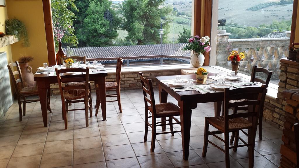 Agriturismo Col Morino Bed & Breakfast Pineto Exterior foto