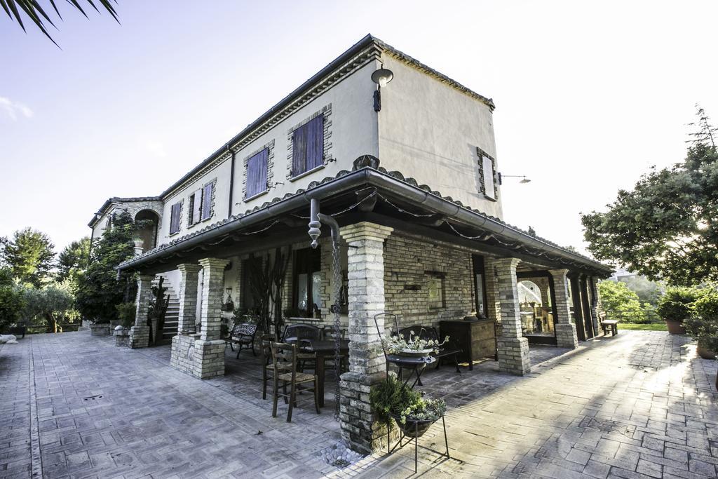 Agriturismo Col Morino Bed & Breakfast Pineto Exterior foto